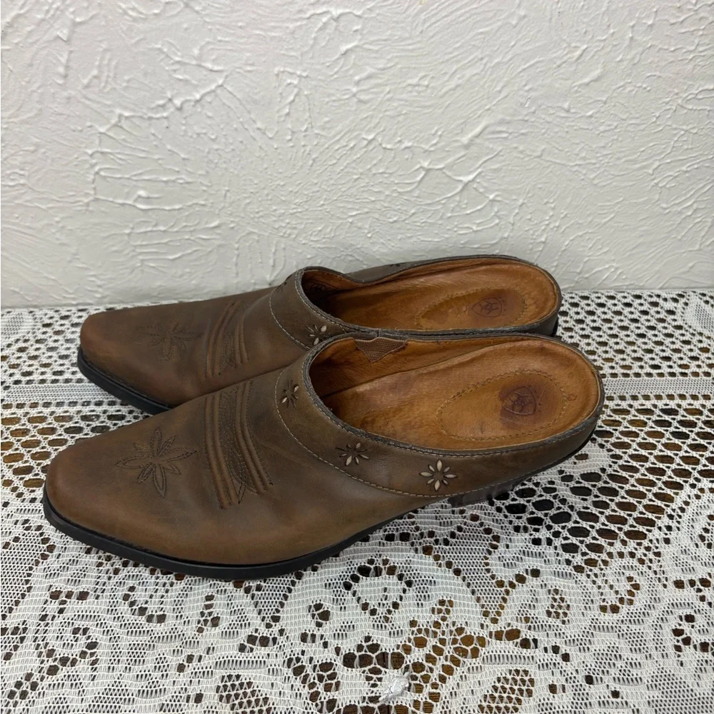Ariat Brown Leather Embroidered Clogs - Picture 3 of 7